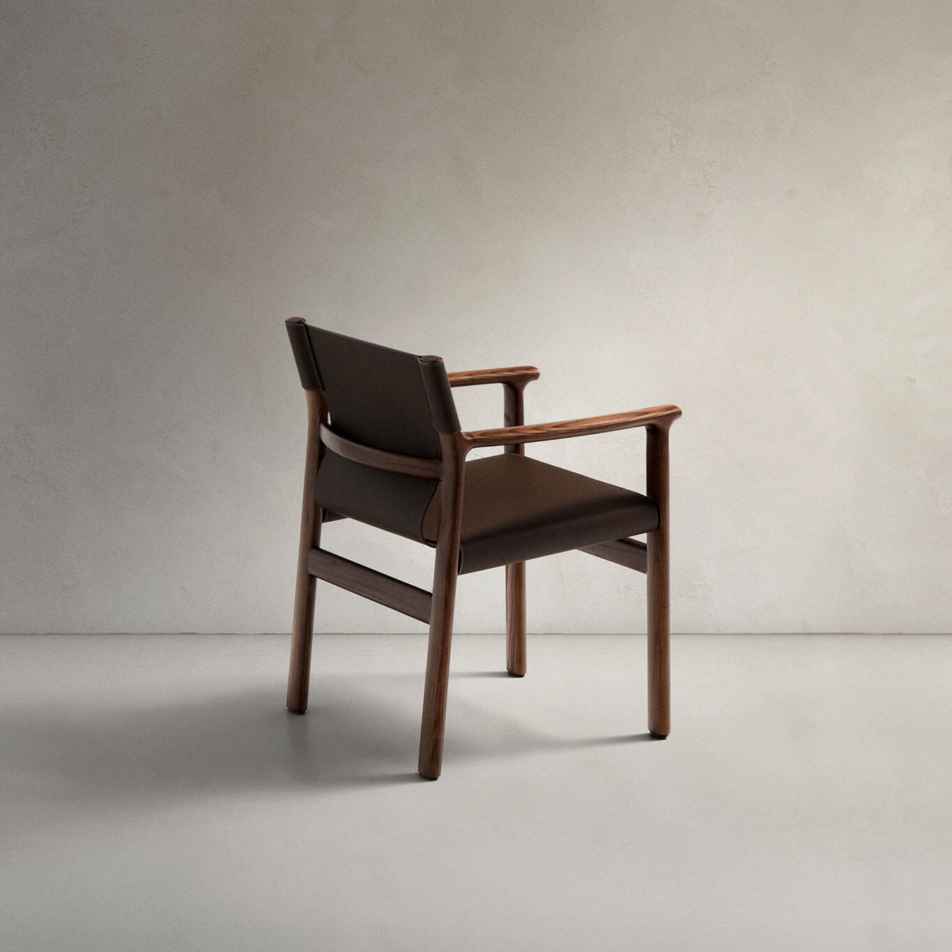 JAN Frêne teinté Noyer / Cuir Marron KAVE HOME