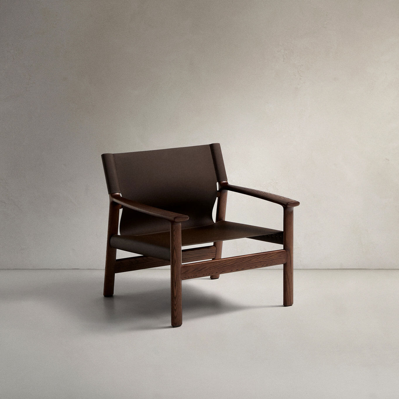 JAN Frêne teinté Noyer / Cuir Marron KAVE HOME