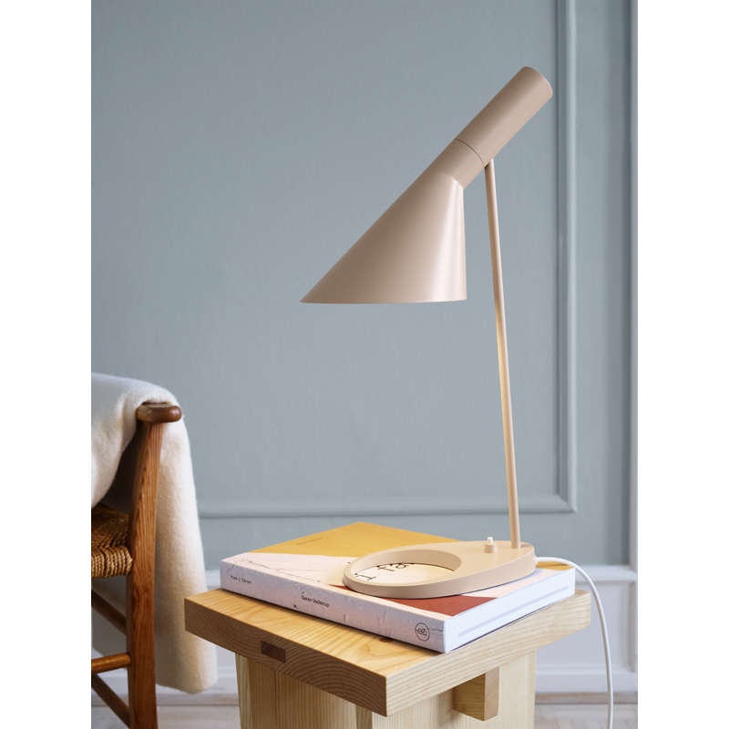 Lampe à poser AJ TABLE Sable chaud LOUIS POULSEN