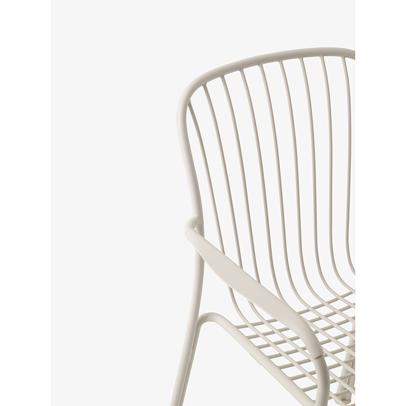 Chaise extérieur Petit fauteuil THORVALD SC95 Ivoire AND TRADITION