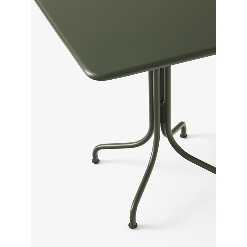 Table extérieur Table THORVALD SC97 Vert bronze AND TRADITION