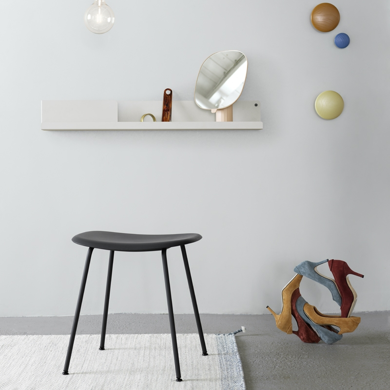 Tabouret FIBER STOOL pieds acier Blanc MUUTO