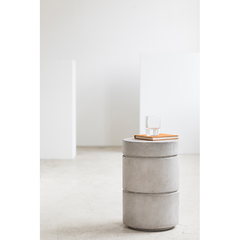 Tabouret PAWN CONCRETE ROUND Béton gris clair SERAX