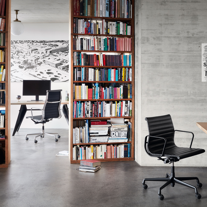 Fauteuil de bureau ALUMINIUM GROUP DOSSIER BAS EA117 Marron VITRA