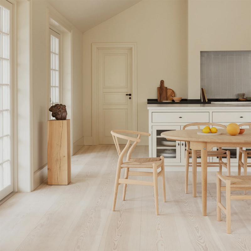 Chaise WISHBONE ARMCHAIR CH24 Chêne huilé blanchi/ corde naturelle CARL HANSEN