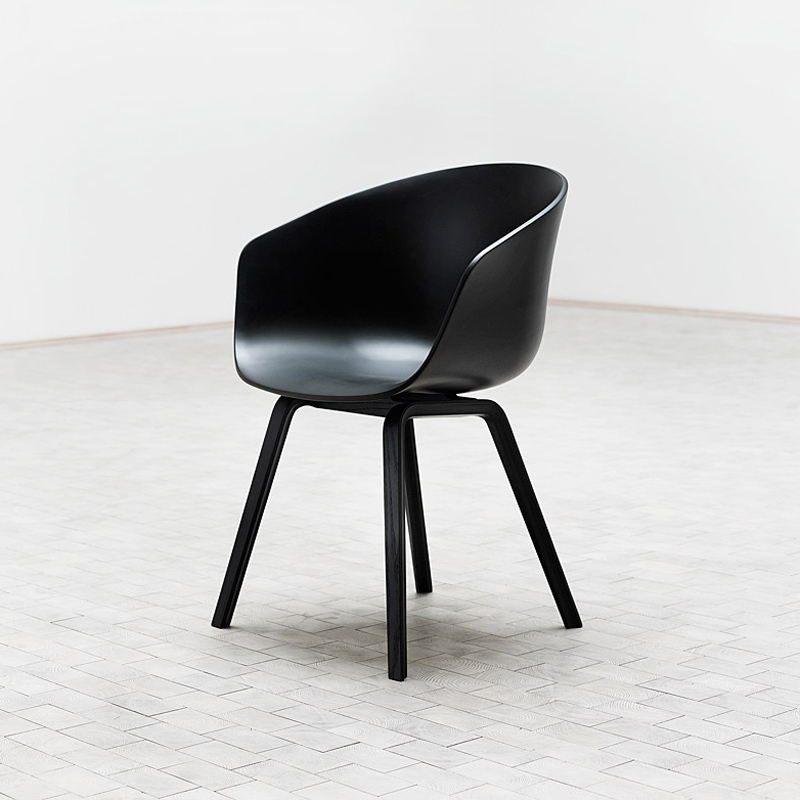 Chaise ABOUT A CHAIR AAC 22 Noir HAY