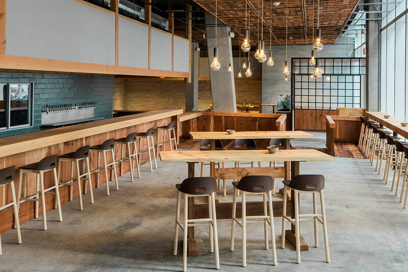 Tabouret haut ALFI STOOL dossier bas Marron EMECO