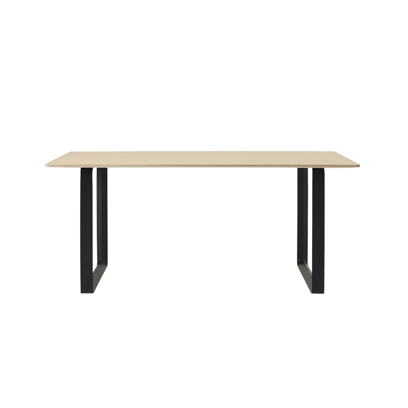 Table 70/70 Chêne contreplaqué Chêne/ noir MUUTO