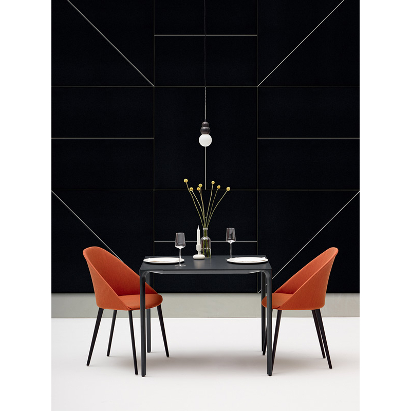 Chaise CILA tapissée  Orange 443 ARPER