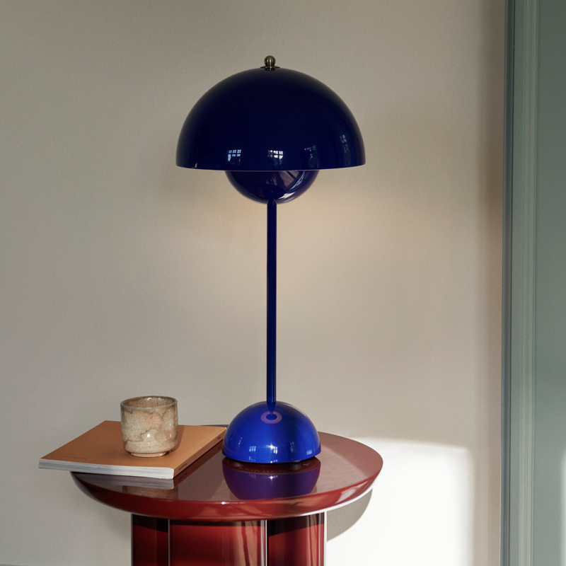 Lampe à poser FLOWERPOT VP3 Bleu cobalt AND TRADITION