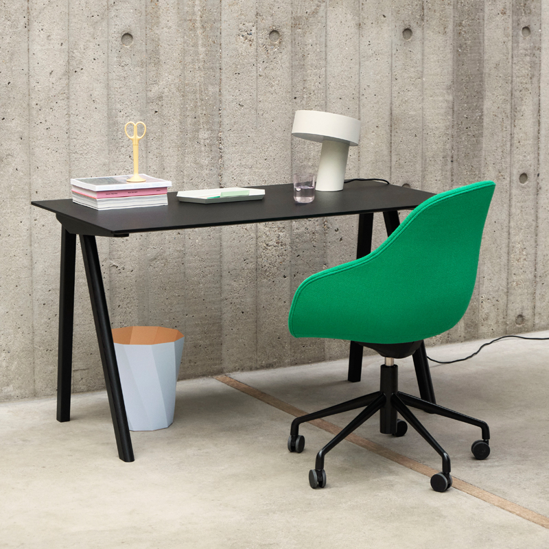 Bureau COPENHAGUE DESK 90 Chêne noir vernis à base d'eau HAY