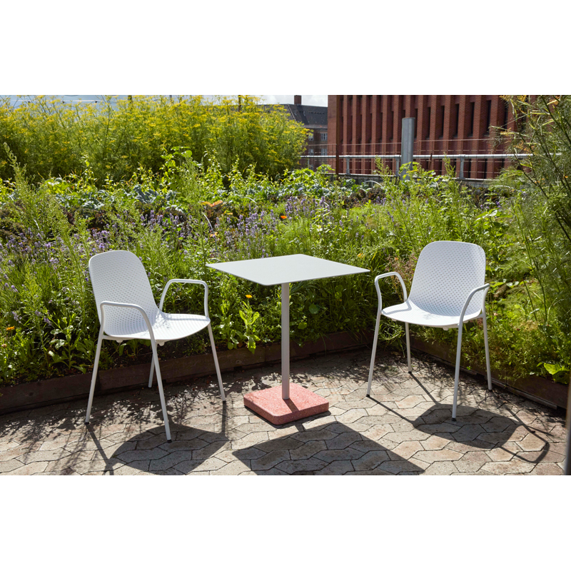 Table extérieur TERRAZZO 60x60 Gris clair/ terrazzo rouge HAY