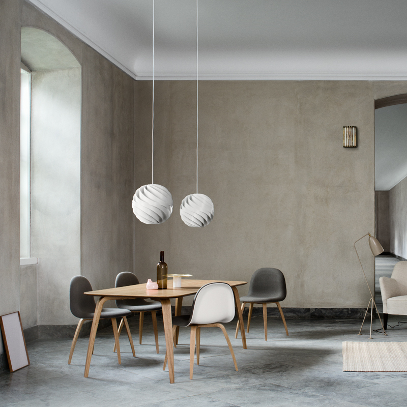 Table GUBI DINING RECTANGULAR Chêne naturel GUBI