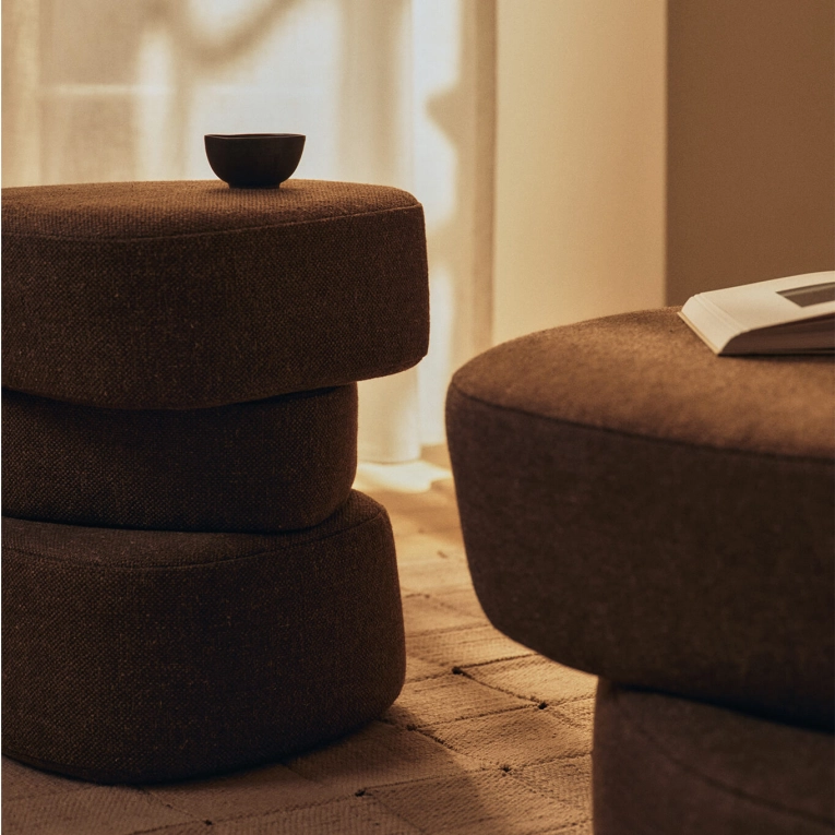 Pouf PLYO Brun Foncé FERM LIVING