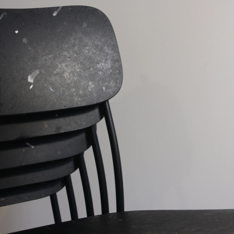 Chaise SEN 95.6 Plastique Noir/ blanc NOMA