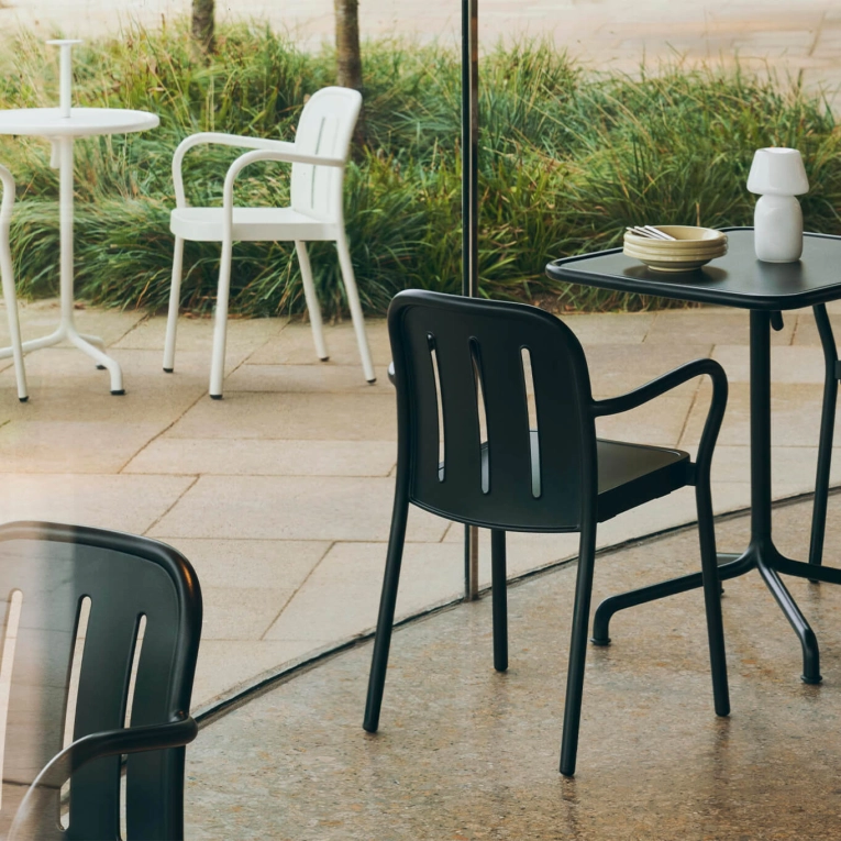 Outdoor Lounge Chair DEVILLE Arms, Anthracite HAY