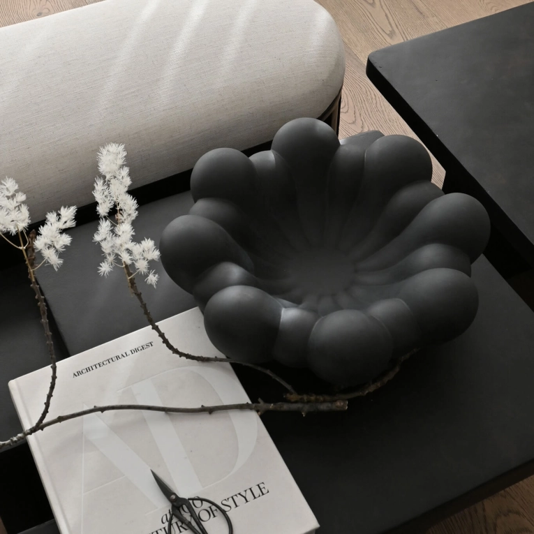 Centre de table & corbeille BLOOM TRAY big Noir 101 COPENHAGEN