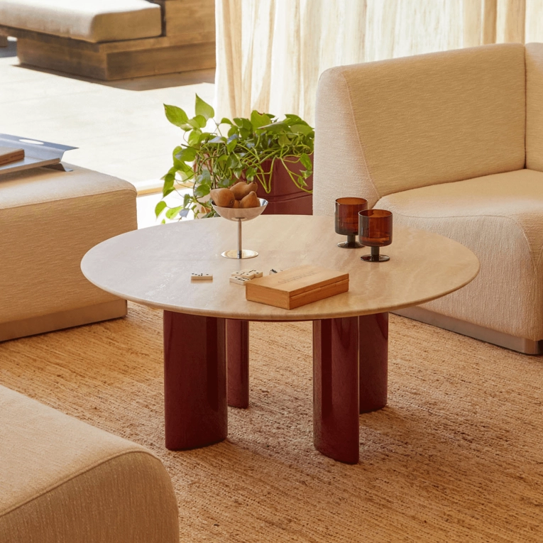 Table basse CARLOTTA Travertin / Bordeaux THE SOCIALITE FAMILY