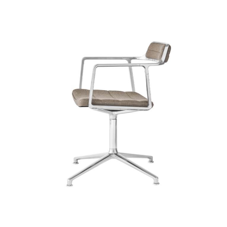SWIVEL CHAIR 452 sur patins Tissu sable foncé / Aluminium poli VIPP