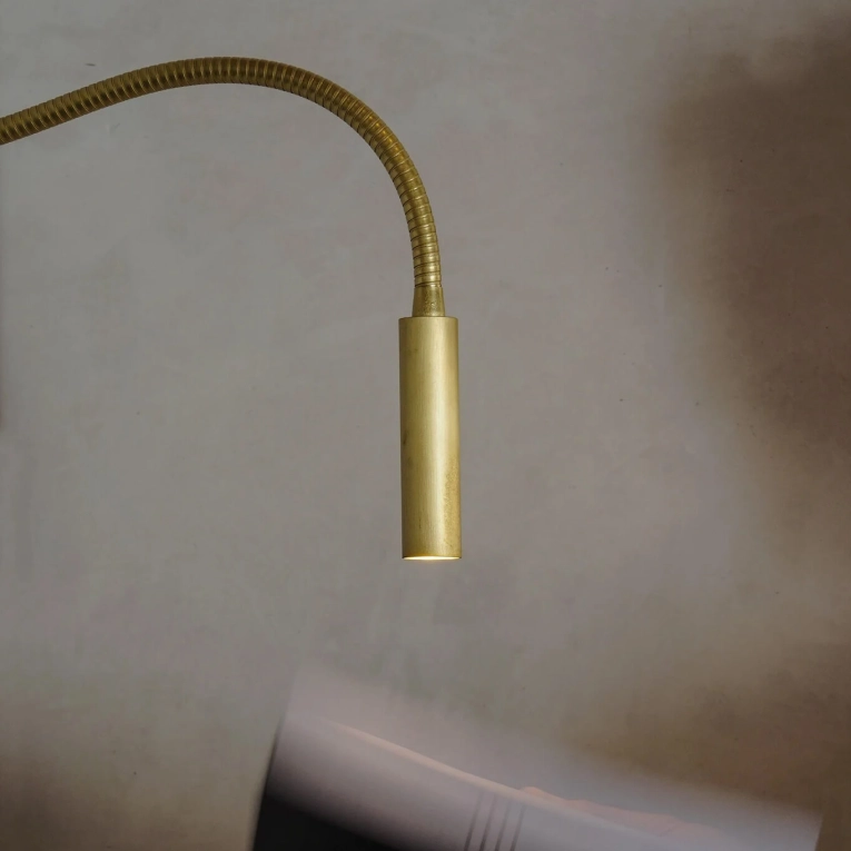 BOK.11_applique_book_flexo-wall_avec_interrupteur_laiton_brosse_2