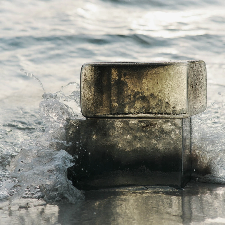 Sculpture OSCIL Gris Fumé FERM LIVING