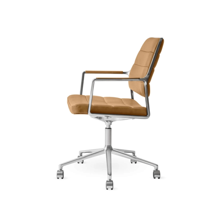SWIVEL CHAIR 455+ à roulettes cuir Camel / Aluminium poli VIPP