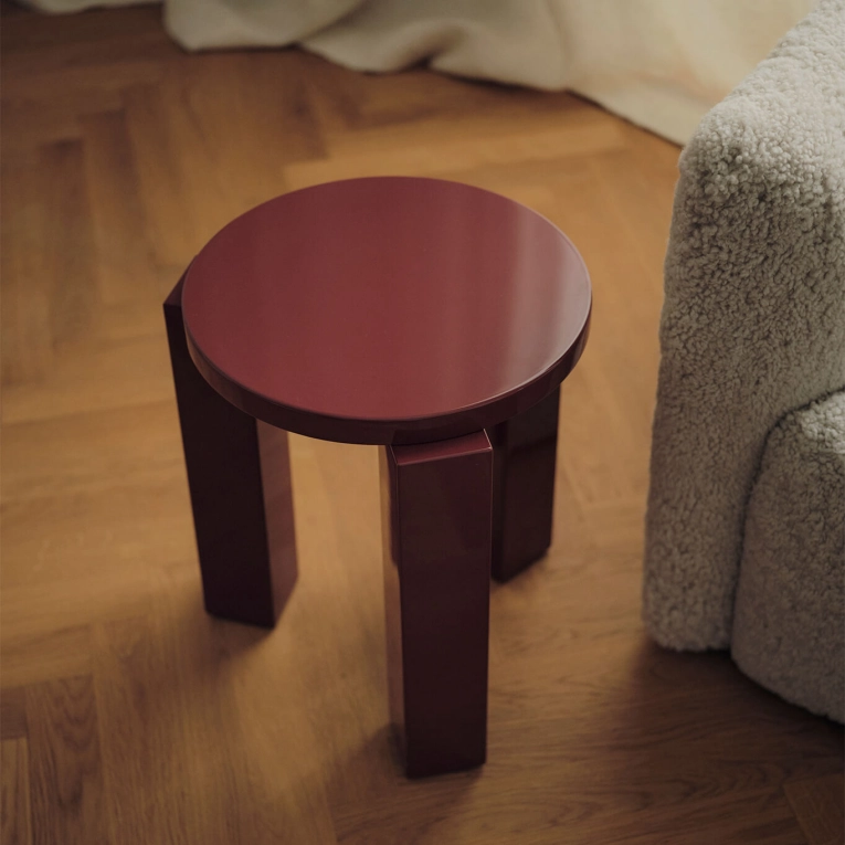 Tabouret ATLAS Ø 36 laqué Bordeaux NEW WORKS