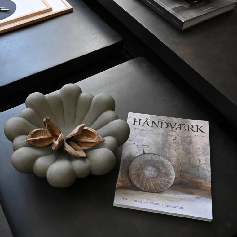 Centre de table & corbeille BLOOM TRAY medio Gris foncé 101 COPENHAGEN