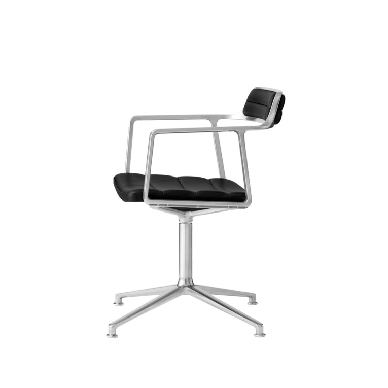 SWIVEL CHAIR 452 sur patins Cuir noir / Aluminium poli VIPP