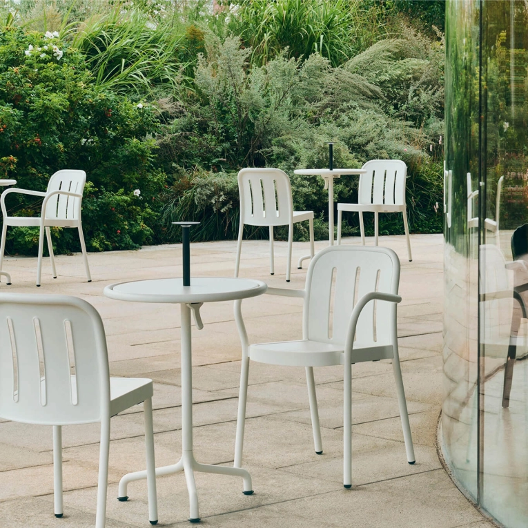 Outdoor Lounge Chair DEVILLE Arms, White HAY