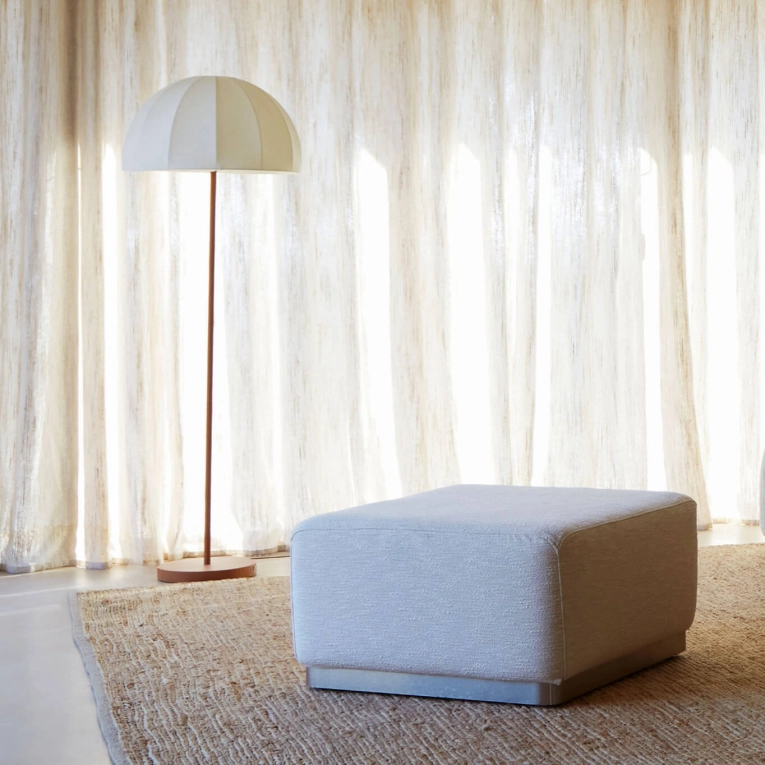 Pouf ROTONDO tissu tramé crème THE SOCIALITE FAMILY