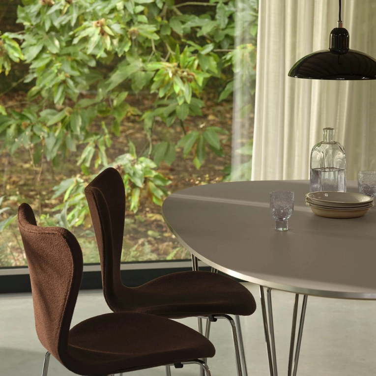 Table SUPERELLIPSE Fenix Marron Ottawa FRITZ HANSEN