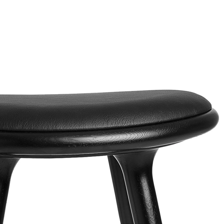 Tabouret haut HIGH STOOL Chêne teinté noir/ cuir noir MATER
