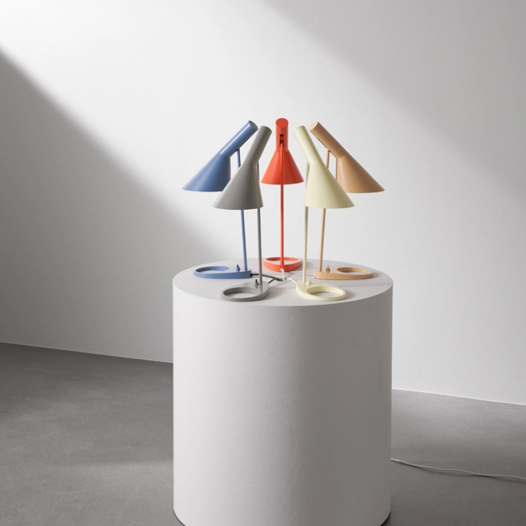 Lampe à poser AJ TABLE Gris chaud LOUIS POULSEN