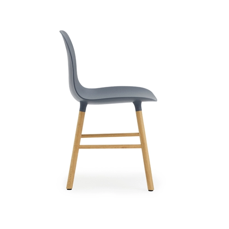 Chaise FORM CHAIR Bleu foncé Normann Copenhagen