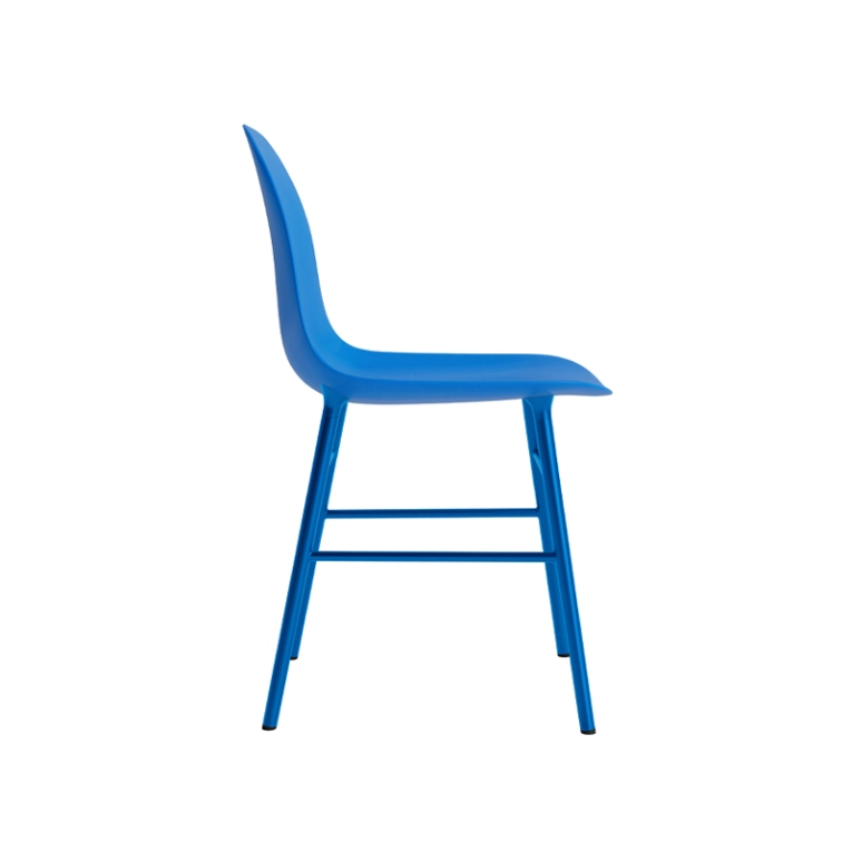 Chaise FORM CHAIR piètement acier Bleu vif  Normann Copenhagen