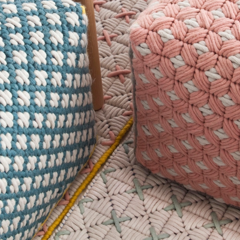 Pouf SILAÏ 61x61 Rose GAN
