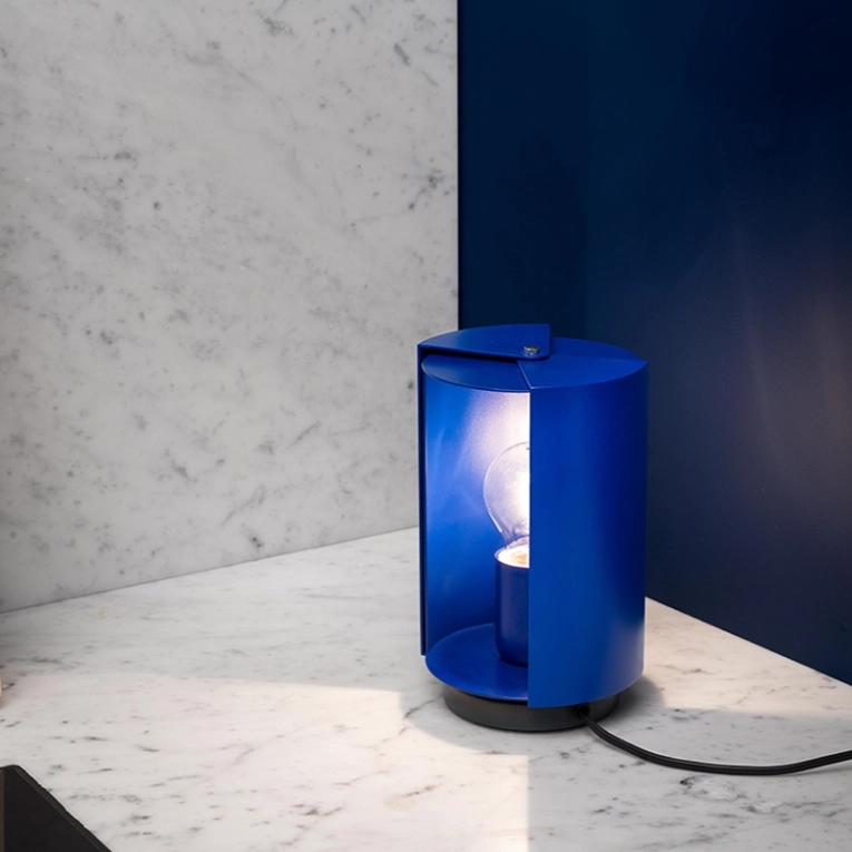 Lampe à poser PIVOTANTE Bleu NEMO LIGHTING