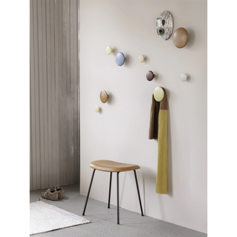 Patère Design Patère DOTS Ø 17 Brun foncé MUUTO
