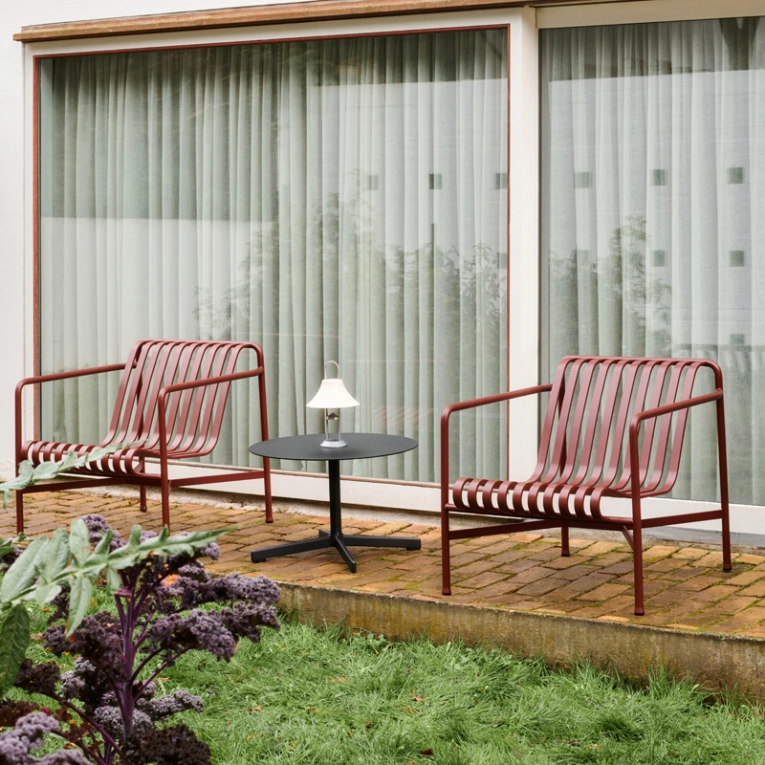 Fauteuil extérieur PALISSADE LOUNGE dossier bas Rouge fer HAY