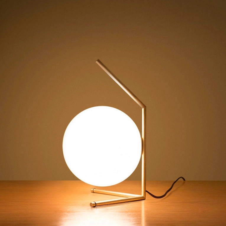 Lampe à poser IC T1 LOW Laiton FLOS