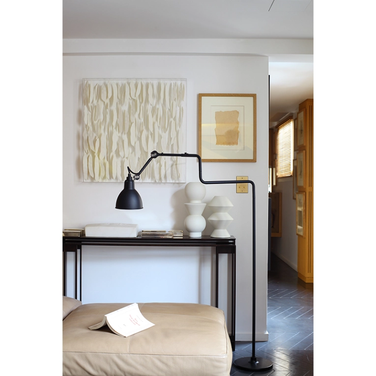 Lampadaire GRAS N°411 Noir/ intérieur cuivre DCW EDITIONS