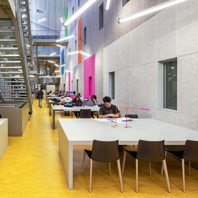 Chaise CATIFA 46 pieds bois Blanc ARPER