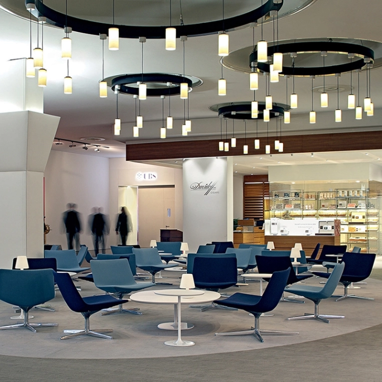 Fauteuil CATIFA 60 LOUNGE Cuir Noir ARPER