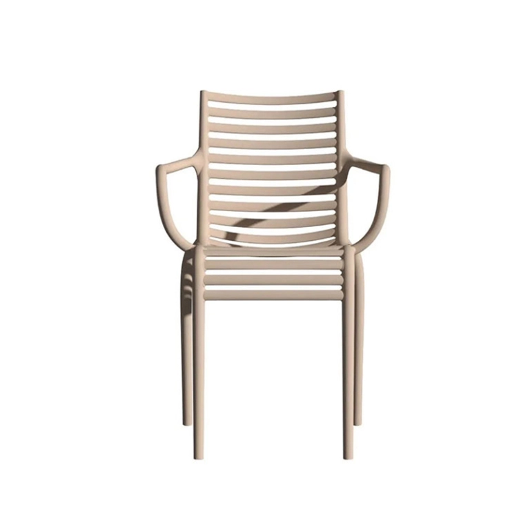 Chaise PIP-e avec accoudoirs Beige poudré DRIADE