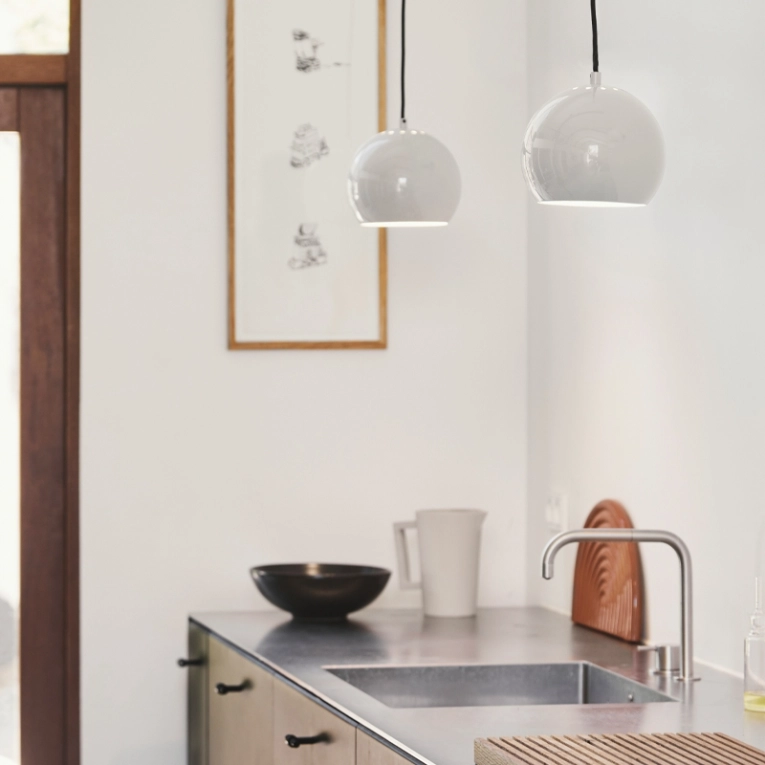 Suspension BALL Ø 18 Gris chaud brillant FRANDSEN