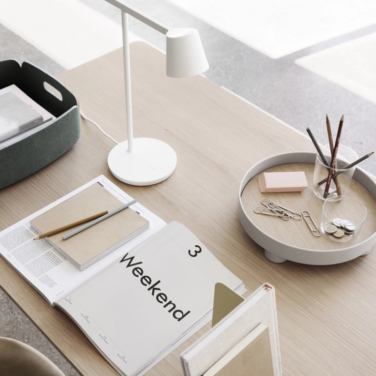 Lampe de bureau TIP TABLE LAMP Gris MUUTO