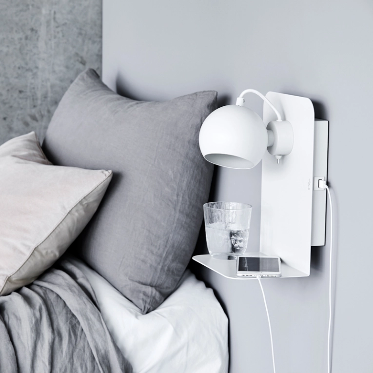 Applique BALL USB Blanc mat FRANDSEN