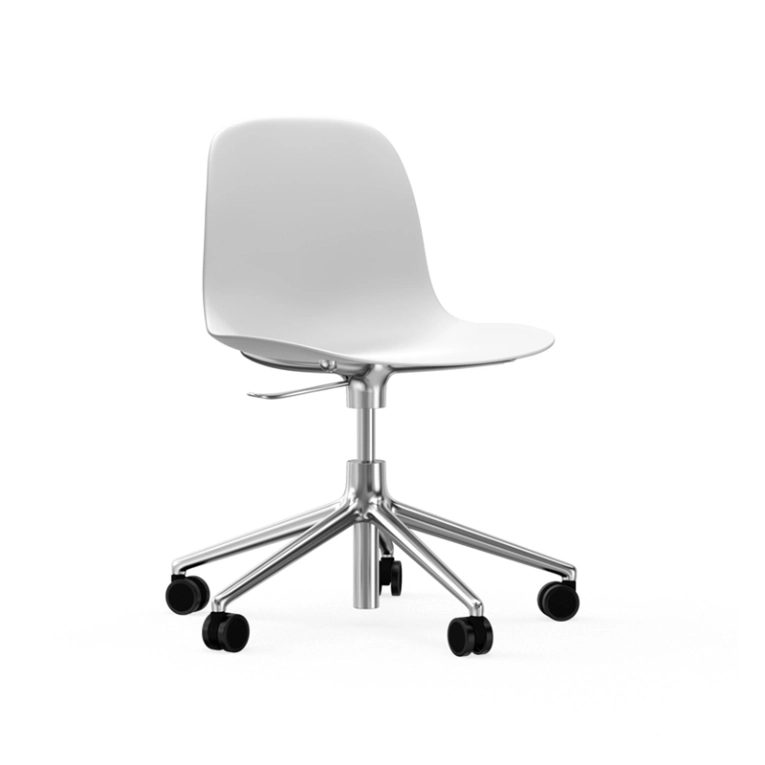 Chaise FORM CHAIR piètement à roulettes Blanc Normann Copenhagen