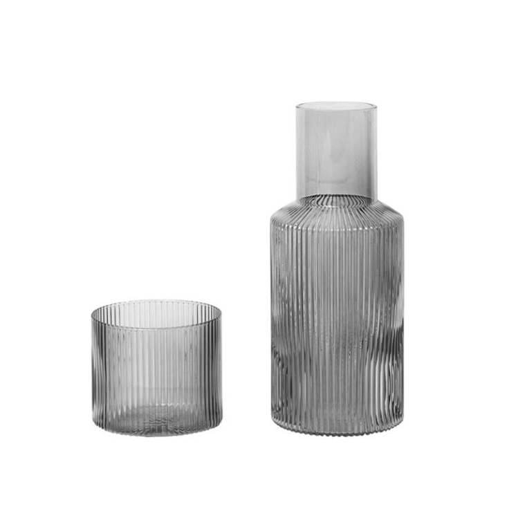 Carafe & verre Set carafe et verre RIPPLE Gris fumé FERM LIVING